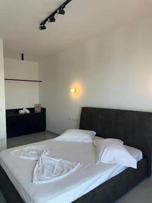 Chic Garden Apartment Tirana 0*,